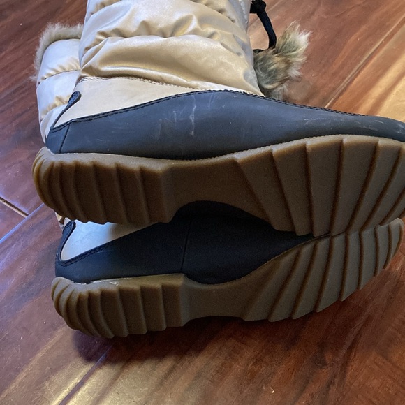 SNOW BOOTS SPORTO fur lined Gold Winter. Great condition size 6 1/2 - Picture 5 of 8